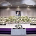 早乙女勝元さんに最後の別れ 画像