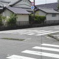 幼稚園児の列に車突っ込む 画像