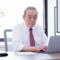 現在60歳。あと3年は、月収20万円ぐらいで会社員を続ける予定。将来もらえる老齢厚生年金は、いくら増えるの？ 画像