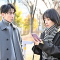 佐藤健、井上真央／  「100万回 言えばよかった」第7話より（C）TBS