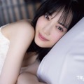 「TRIANGLE magazine 01」山下美月、SHOWROOM限定特典ポスター（講談社）撮影／中村和孝