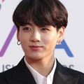 BTSジョングク、生配信で再び寝落ち 20分以上寝顔見せ強制終了 画像