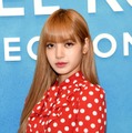 BLACKPINKリサ、タトゥーチラリのビキニ姿披露「憧れ」「似合ってる」絶賛の声 画像