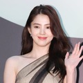 ハン・ソヒ、ミニスカで色白美脚堂々披露「見惚れる」「脚長すぎ」と絶賛の声 画像