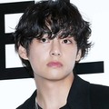 BTS・V、“金髪ロングヘア”に驚きの変身「神々しい」「ビックリ」 画像