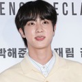 “入隊から1年”BTS・JIN、兵長に早期進級 誕生日に報告 画像