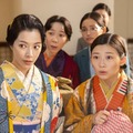 （前列）桜井ユキ、伊藤沙莉（後列）平岩紙、ハ・ヨンス、土居志央梨「虎に翼」第16話より（C）NHK