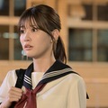 生見愛瑠「くるり～誰が私と恋をした？～」第6話より（C）TBS