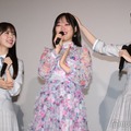 涙を流す北川悠理、見守る筒井あやめ＆賀喜遥香（C）モデルプレス