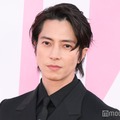 山下智久、ブラックスーツで華麗に登場 フランスでの“経験”回顧【ミス ディオール展覧会 ある女性の物語】 画像