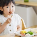 【夏休み初日の朝】小1の子ども「いただきます」というかと思いきや…“まさかの発言”に驚き！