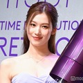 TWICEサナ、ベアトップドレス姿で登場 ボディキープ・ストレス解消方法明かす 画像