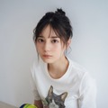 日向坂46小坂菜緒、お団子ヘアが可愛い 美しい横顔にドキッ 画像