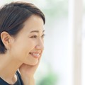 おばさん化とは程遠い！？50代後半の女性に「内面から輝いてる」「魅力的」