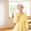 おばさん化していない！？白髪を活かした60代の女性に「私もこんな歳の取り方をしたい」