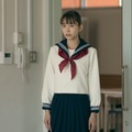 井桁弘恵「私の町の千葉くんは。」第1話（C）「私の町の千葉くんは。」製作委員会