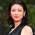 瀧内公美、美背中披露の黒ドレス 浅野忠信と色気放つ【第37回東京国際映画祭】 画像