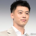 竹内涼真、イケメン弟との密着2ショット公開「本当にそっくり」「遺伝子最強すぎる」と反響続々 画像