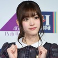 松村沙友理、透明感ある肌を見せたグラビアSHOTに「一生全盛期！！」「女性でも惚れてしまいます」の声