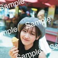 佐々木美玲「陽射しのパレード」封入ポストカード（C）撮影／熊木優（io）