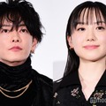 佐藤健、芦田愛菜（C）モデルプレス