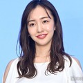 板野友美、前田敦子＆河西智美のエスコートでお色直し 豪華披露宴動画に反響「あつとも尊い」「素敵な関係」 画像