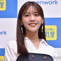 貴島明日香、挙式報告 ウェディングドレス姿に「可愛すぎる」「デコルテ綺麗」と反響 画像