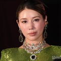 仲里依紗、美バストのぞくキャミドレス姿披露「カッコよすぎる」「完璧にギャル」絶賛の声 画像