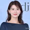 日テレ郡司恭子アナ、ミニ丈でスラリ美脚輝く「スタイル抜群」「似合う」と絶賛の声 画像