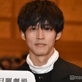 松坂桃李、学校サプライズ訪問に高校生250人熱狂 特別授業で真剣アドバイス【御上先生】 画像