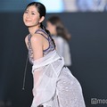 HKT48井澤美優、ノースリーブワンピで美肩大胆見せ お茶目な笑顔にドキッ【TGCしずおか2025】 画像