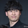 三代目JSB山下健二郎、実家での写真で左手薬指に指輪キラリ「イケメンパパ」の声 画像