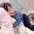 辻希美、6歳三男にキュン！“大好き”が伝わるくっつきSHOTを公開「重たくなったなぁ」