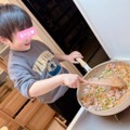 第5子妊娠中の辻希美、息子たちが夕飯準備をお手伝い！体調の変化も明かす「料理も普通に出来るように」 画像