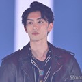 樋口幸平、レザーセットアップ着こなす ピアスもキラリ【GirlsAward 2025SS】 画像