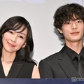 麻生久美子、塩野瑛久（C）モデルプレス