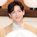 松下洸平、“夢のような時間”を過ごしたカンヌでの正装SHOTに「かっこいい」「素敵すぎる」の声 画像