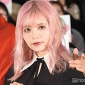 ピンクヘアの益若つばさ（C）モデルプレス