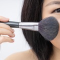 まさか使ってないよね!? 周囲から「お育ちの悪い女性」認定されてしまうコスメの特徴は