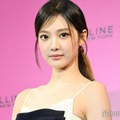 aespaニンニン、ミニ丈で圧巻の脚線美披露 こだわりの“猫目メイク”解説 画像