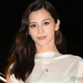 中条あやみ、美ウエスト披露「ルイ・ヴィトン」ジュエリー輝く姿に「スタイル抜群」「女神」と反響 画像
