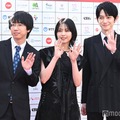 「ショートショート フィルムフェスティバル ＆ アジア 2025」レッドカーペットセレモニーに出席した西山将貴監督、西野七瀬、本郷奏多（C）モデルプレス