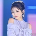 与田祐希、ベッドでバスローブ姿に 表情にも注目集まる 画像