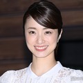 上戸彩、引き締まった腹筋＆美脚輝く衣装姿に反響「とてつもないスタイル」「女神」 画像