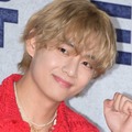 BTS・V、除隊前にソン・ガンと肉体美際立つトレーニング姿＆軍服でのプリクラ披露「推しと推しのコラボ最高」「顔も体も仕上がりすぎ」の声 画像
