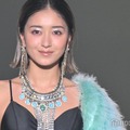 みちょぱ、鏡越しの親子ショット公開 エステでペア施術 画像