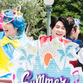 Mrs. GREEN APPLEがサプライズでパレード登場！夏イベ「サマー・クールオフat Tokyo Disney Resort」明日開幕