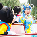 Mrs. GREEN APPLEがサプライズでパレード登場！夏イベ「サマー・クールオフat Tokyo Disney Resort」明日開幕