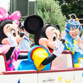 Mrs. GREEN APPLEがサプライズでパレード登場！夏イベ「サマー・クールオフat Tokyo Disney Resort」明日開幕