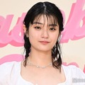 蒔田彩珠、美デコルテ際立つ純白ワンピース姿披露【ジョー マローン ロンドン】 画像